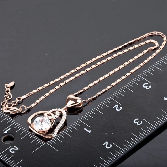 ~•New•~ 18K Rose Gold Heart Pendant With Diamond - Picture 4 of 5